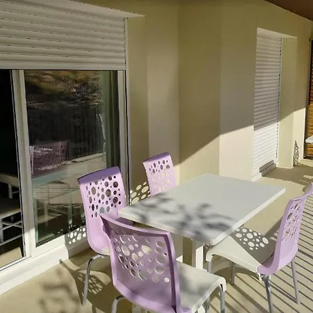 Meuble Pont Du Gard 4 Personnes Apartment