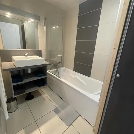 Apartment Meuble Pont Du Gard 4 Personnes *